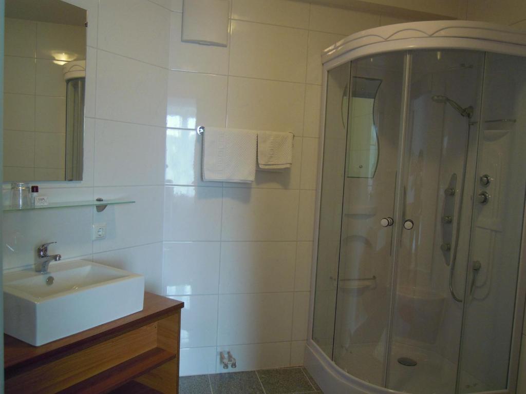 Schillerhof Hotel Garni Vöcklabruck Oda fotoğraf